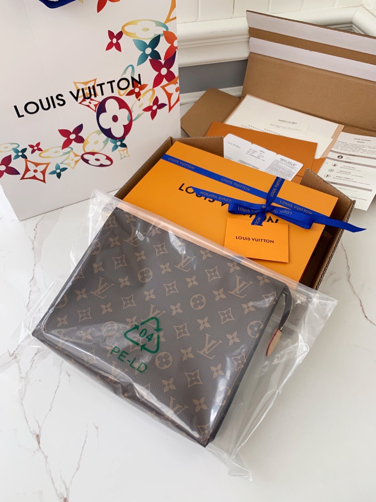 LV Clutch Bags